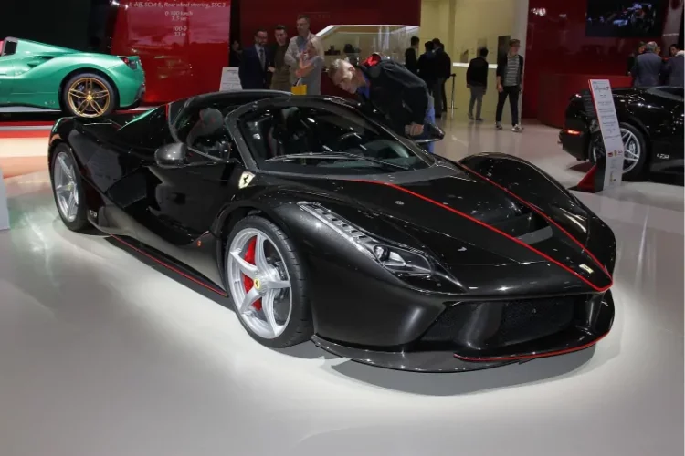 Chiếc xe đắt nhất thế giới Ferrari LaFerrari